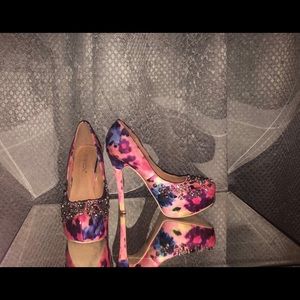🏷 Multicolor Shoedazzle Heels 🛍